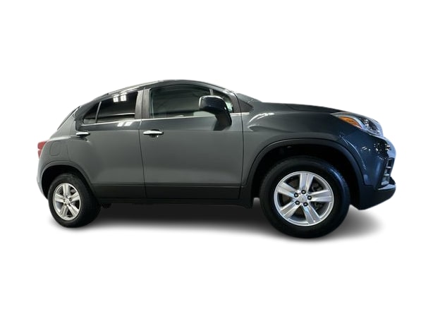 Thumbnail: 2018 Chevrolet Trax - 17