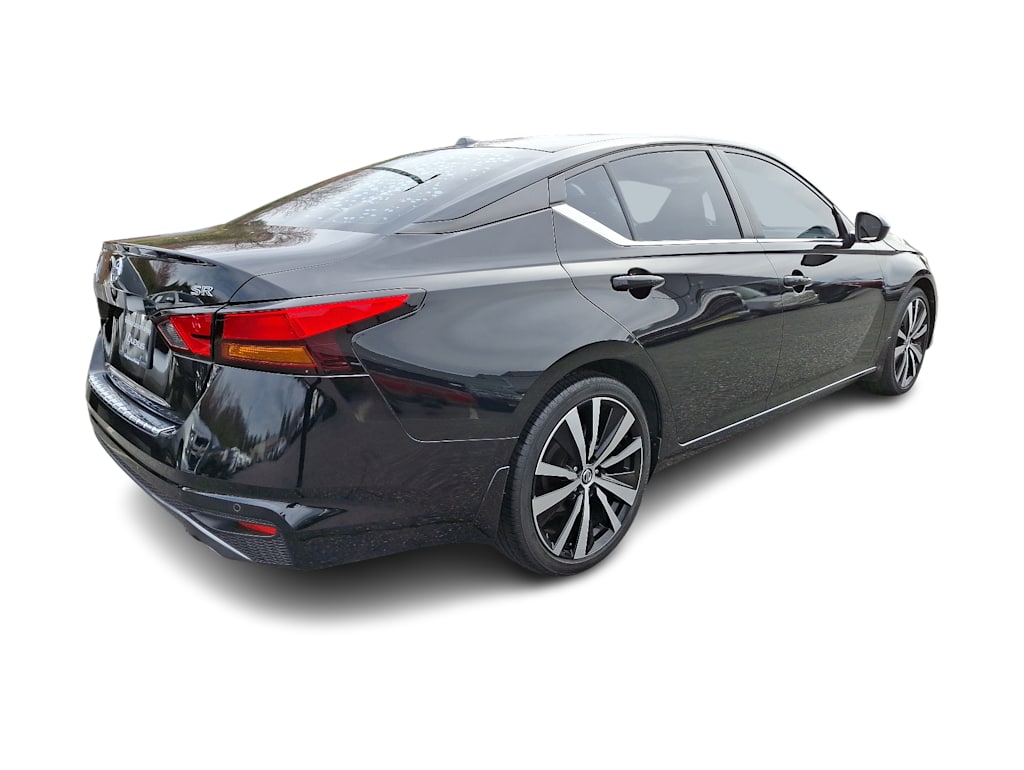 2021 Nissan Altima SR 16