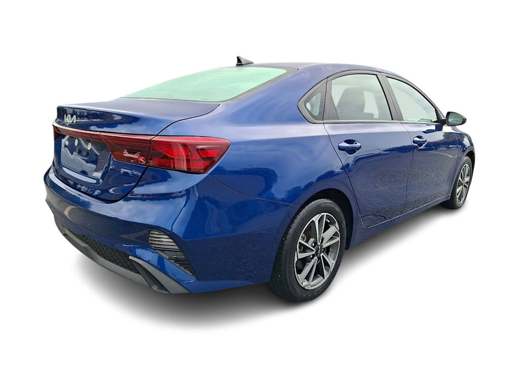 Thumbnail: 2023 Kia Forte - 15