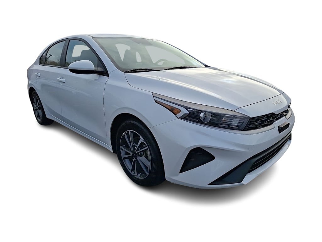Thumbnail: 2023 Kia Forte - 16