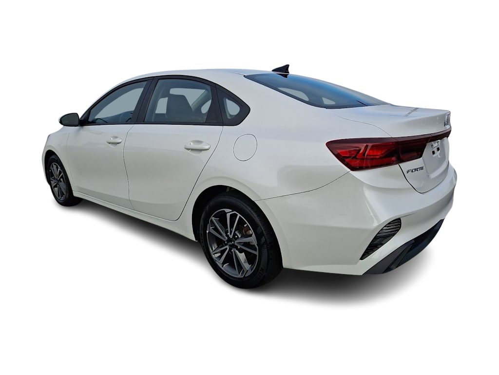 Thumbnail: 2023 Kia Forte - 3