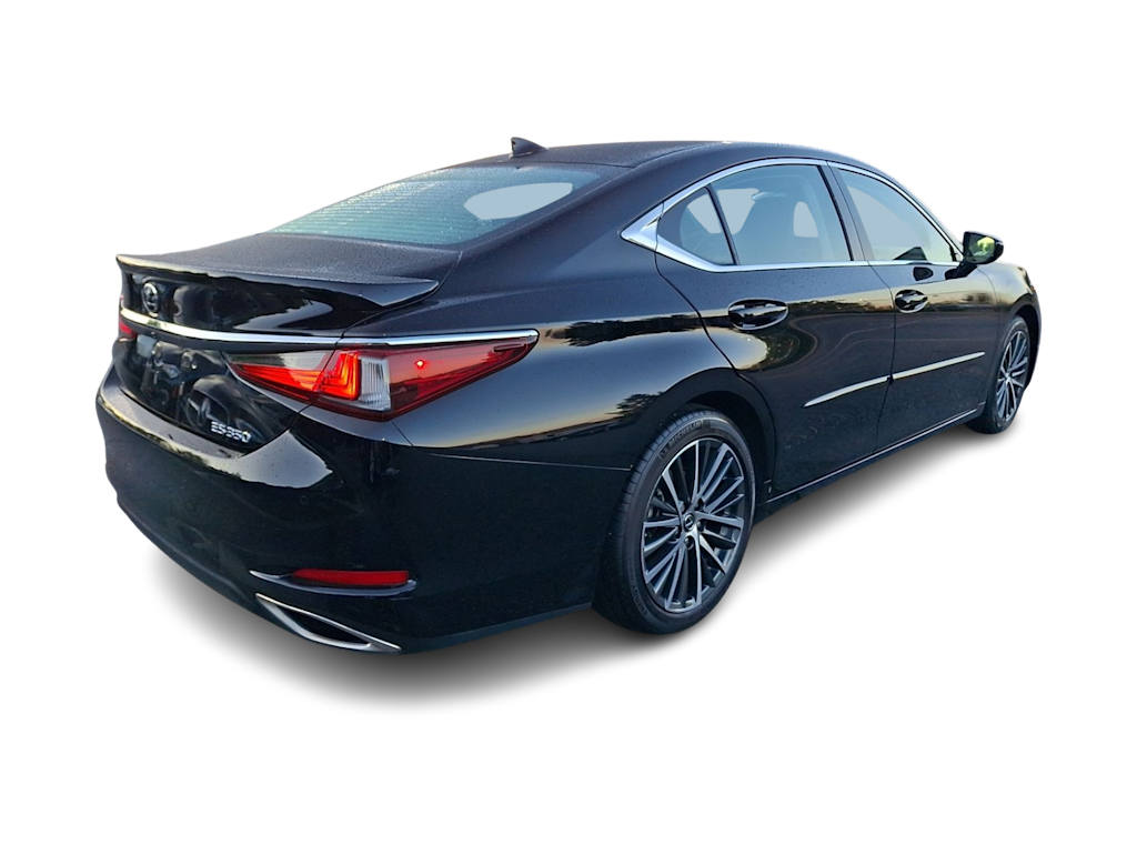 Thumbnail: 2022 Lexus ES - 13