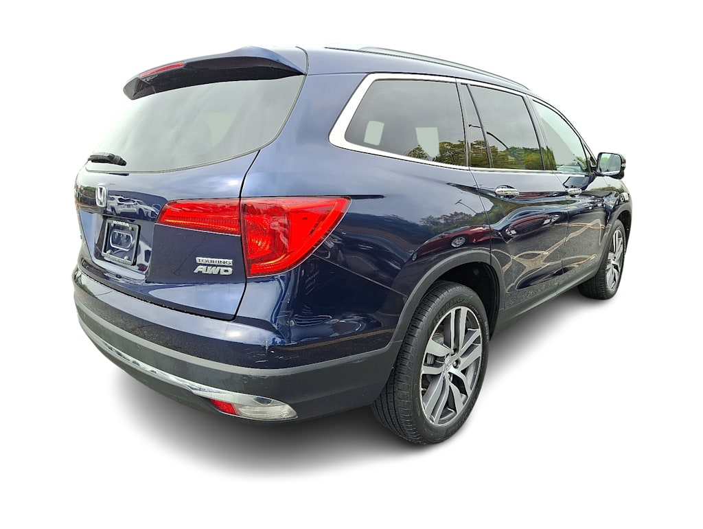 Thumbnail: 2017 Honda Pilot - 15