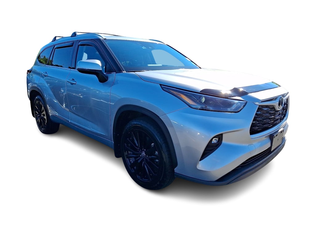 Thumbnail: 2022 Toyota Highlander - 14