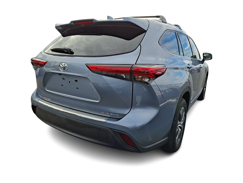 Thumbnail: 2022 Toyota Highlander - 15