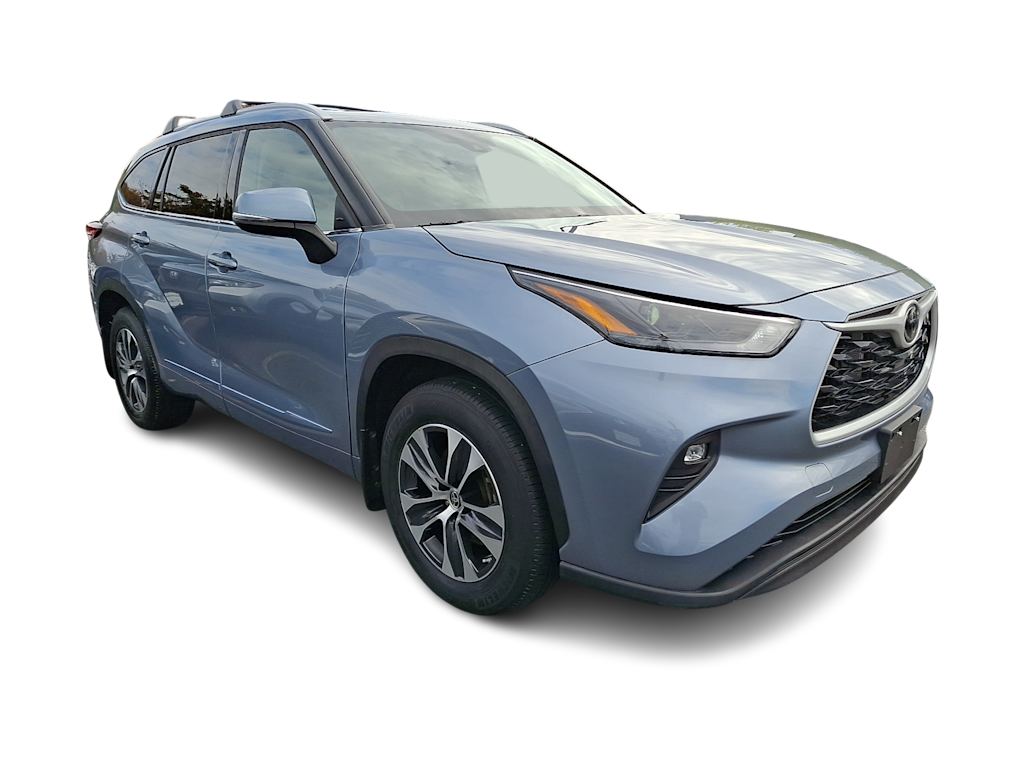 Thumbnail: 2022 Toyota Highlander - 14