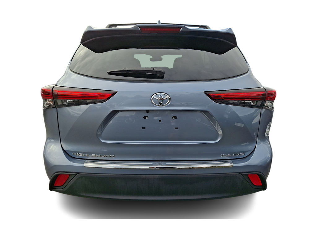 Thumbnail: 2022 Toyota Highlander - 3