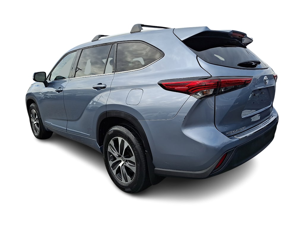 Thumbnail: 2022 Toyota Highlander - 2