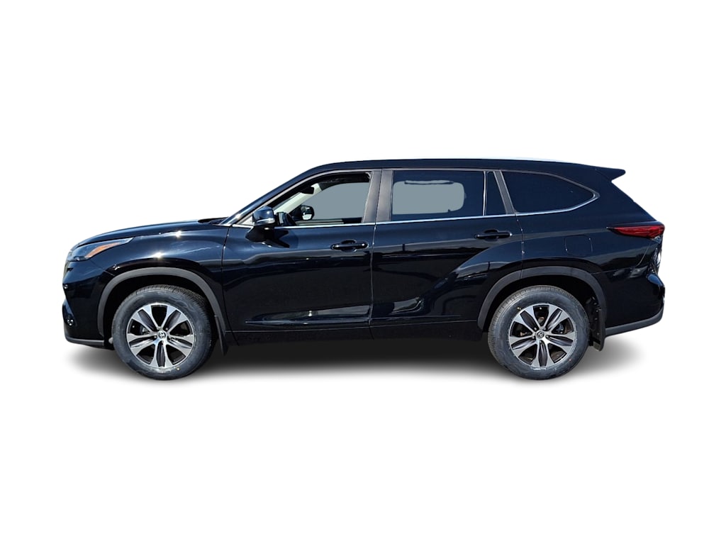 Thumbnail: 2023 Toyota Highlander - 2