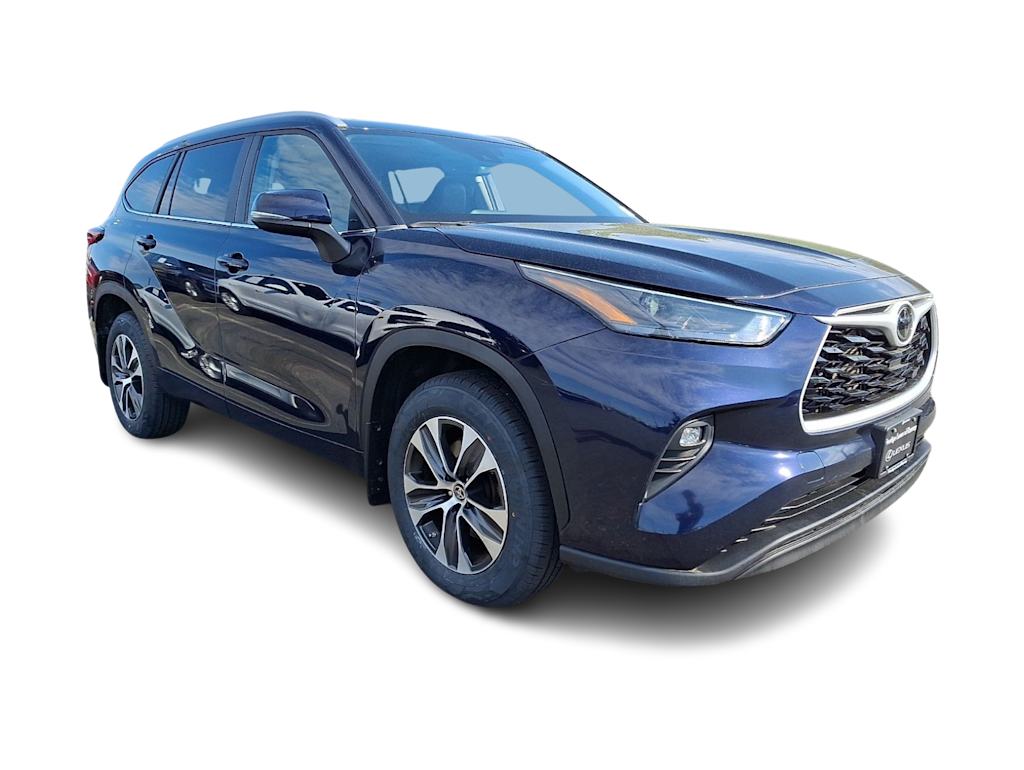 Thumbnail: 2023 Toyota Highlander - 14