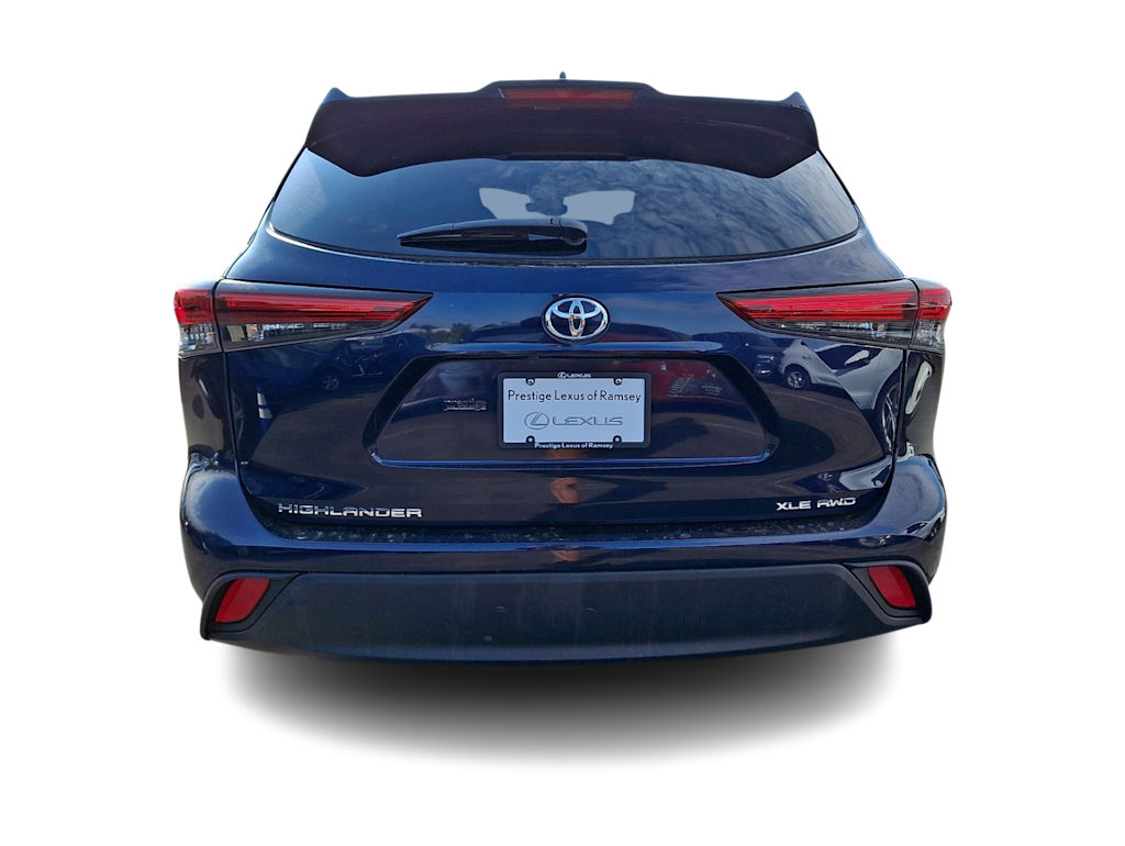 Thumbnail: 2023 Toyota Highlander - 3