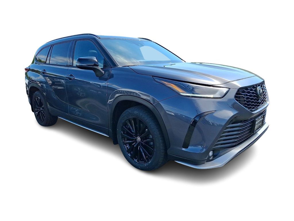 Thumbnail: 2023 Toyota Highlander - 15