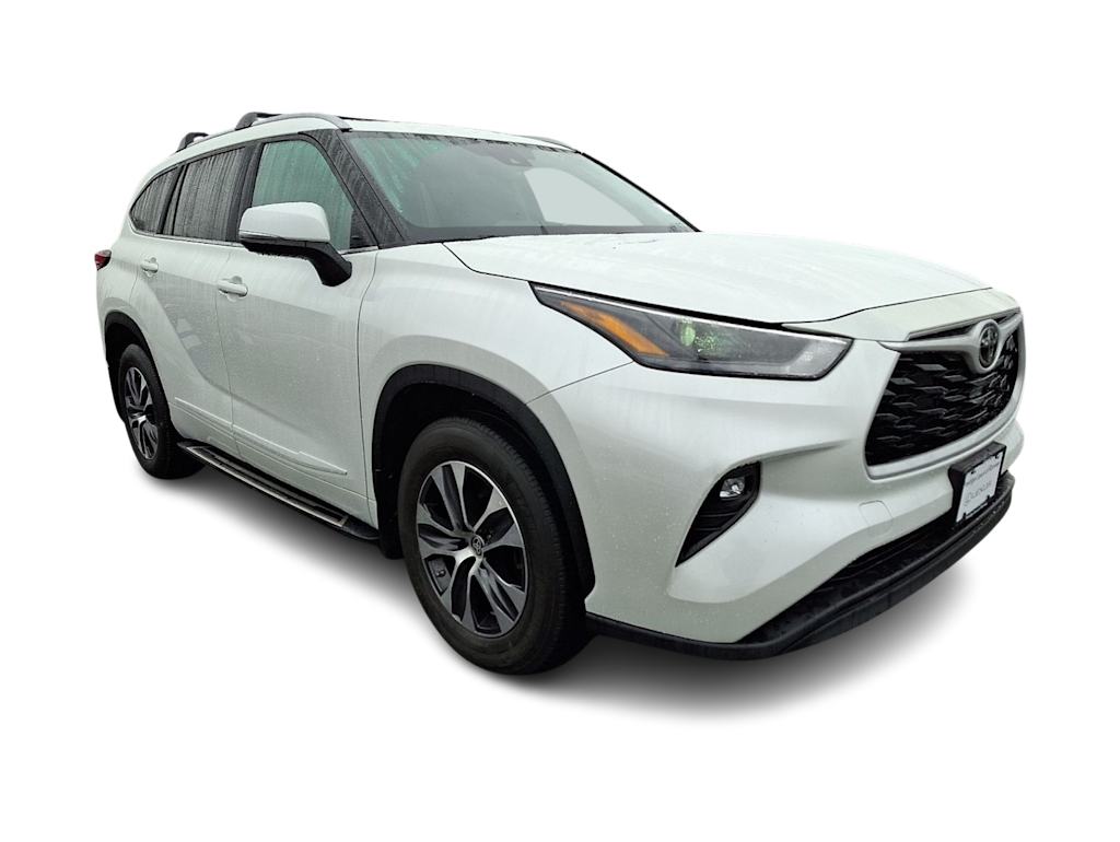 Thumbnail: 2023 Toyota Highlander - 14