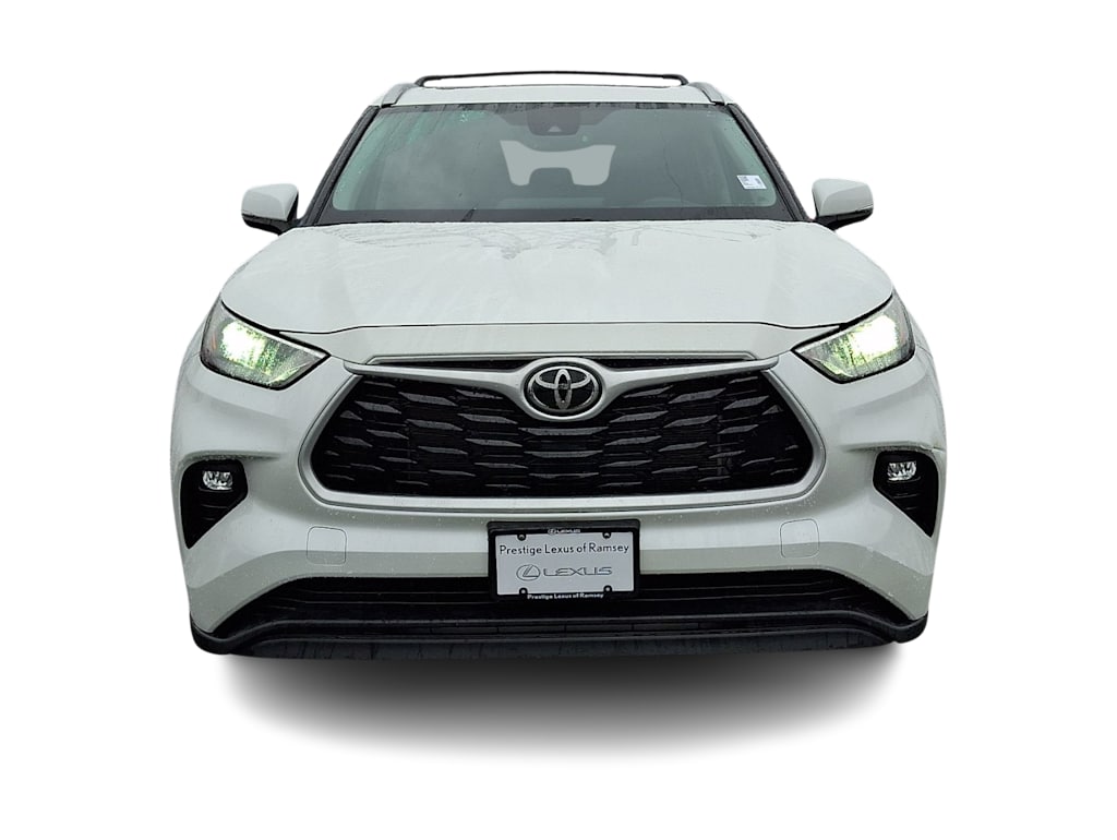 Thumbnail: 2023 Toyota Highlander - 4