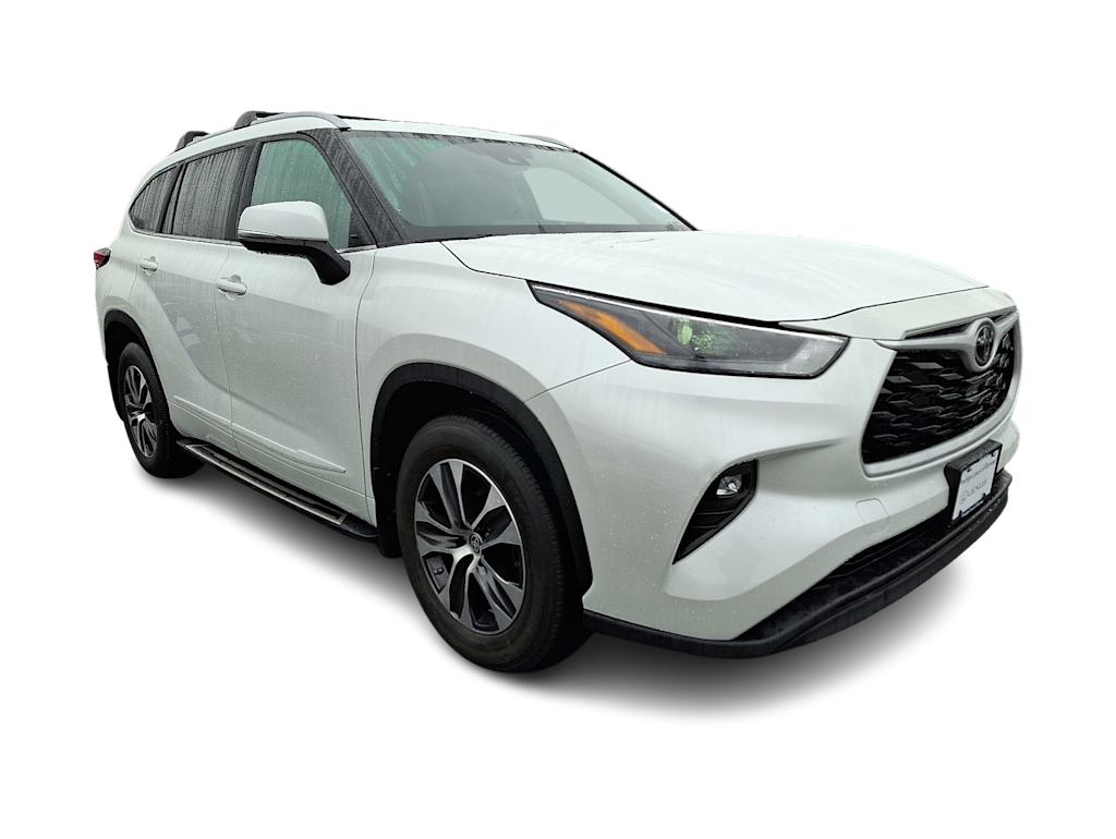 Thumbnail: 2023 Toyota Highlander - 13
