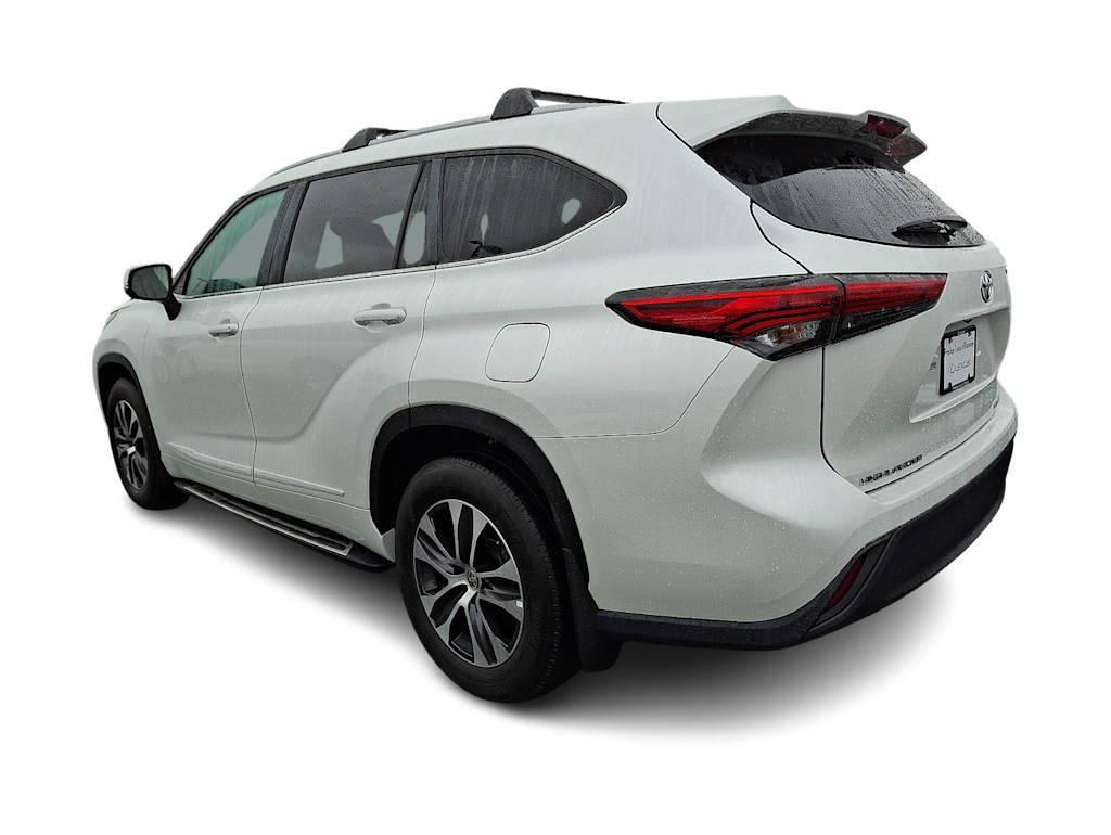 Thumbnail: 2023 Toyota Highlander - 2