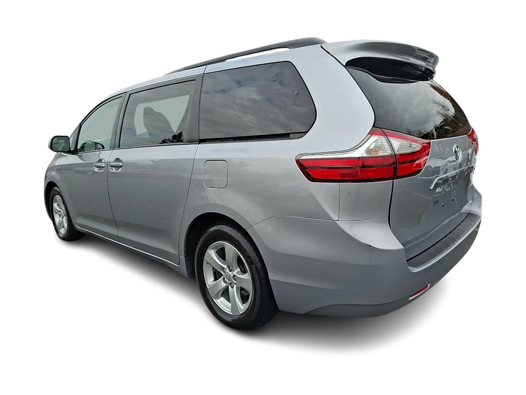 Thumbnail: 2016 Toyota Sienna - 2