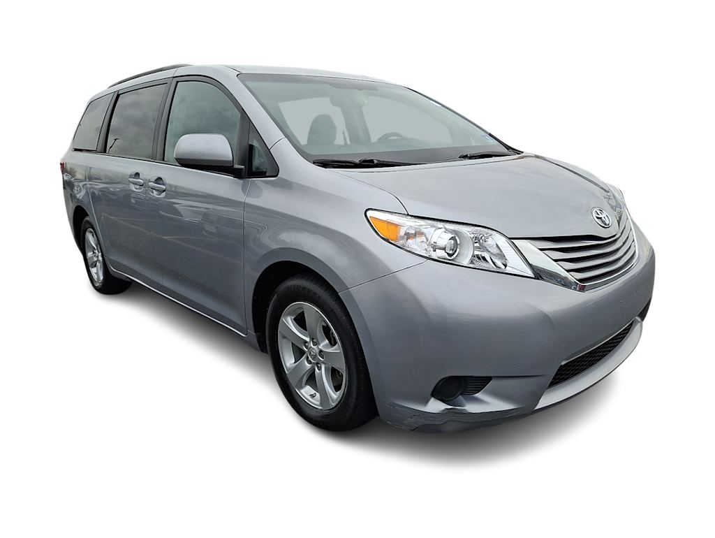 Thumbnail: 2016 Toyota Sienna - 15