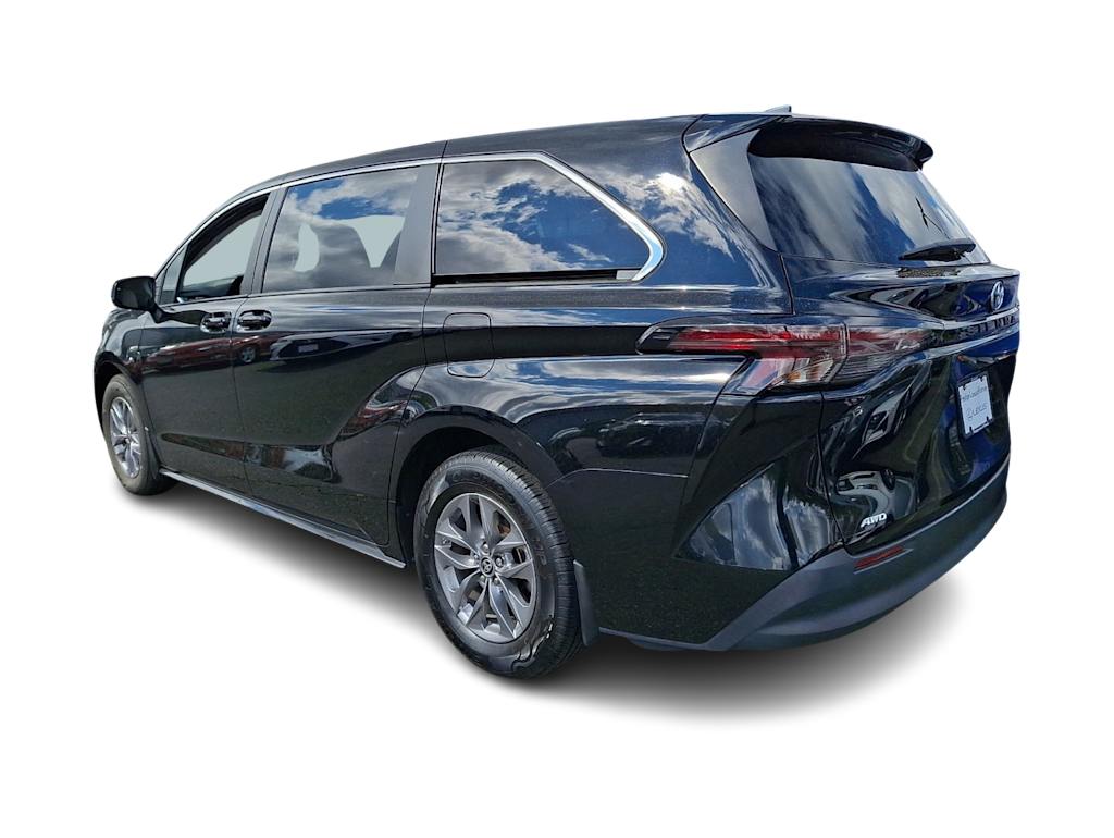 Thumbnail: 2023 Toyota Sienna - 3