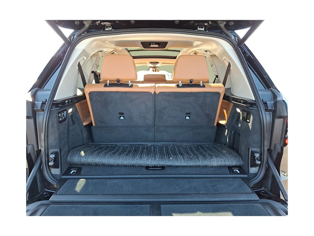 Thumbnail: 2024 BMW X7 - 12