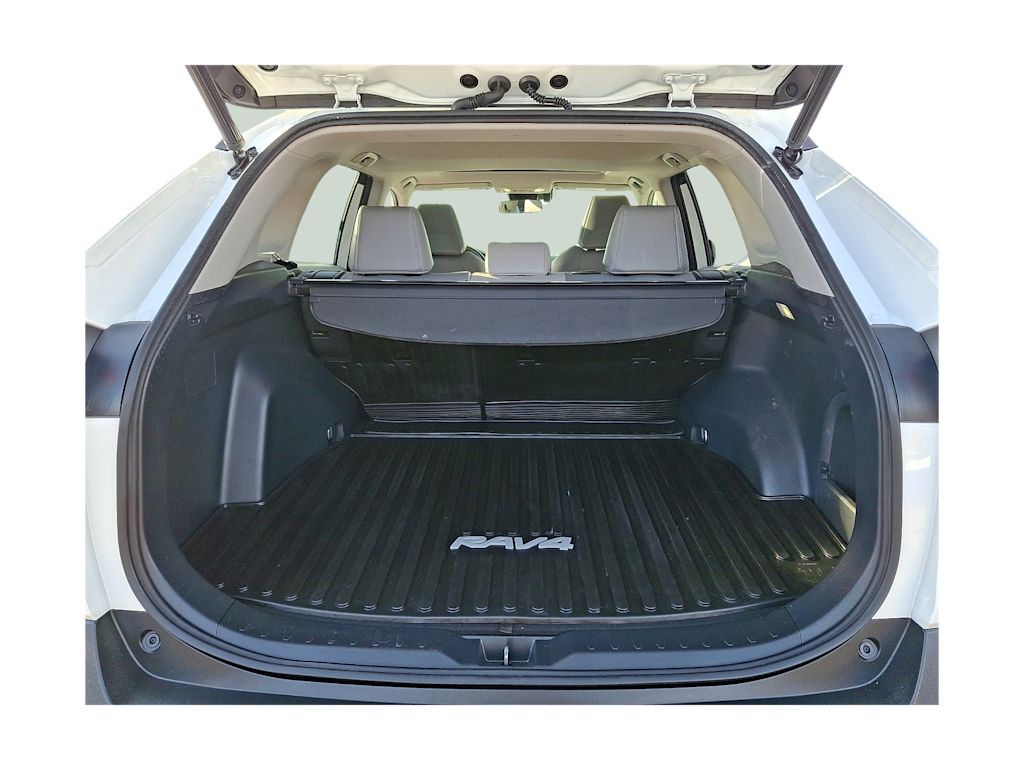 Thumbnail: 2022 Toyota RAV4 - 12