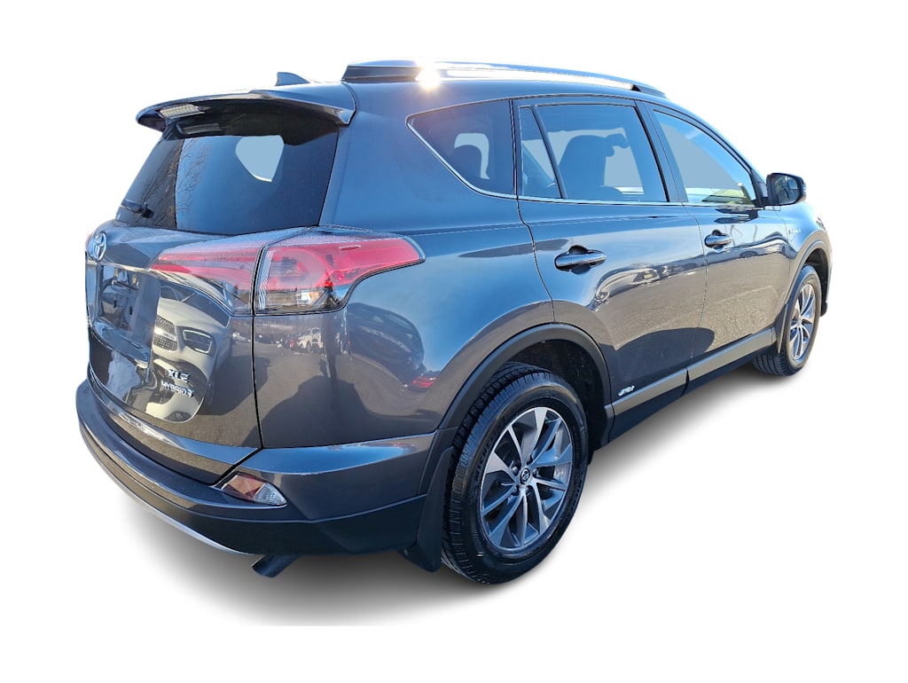 2017 Toyota RAV4 XLE 15