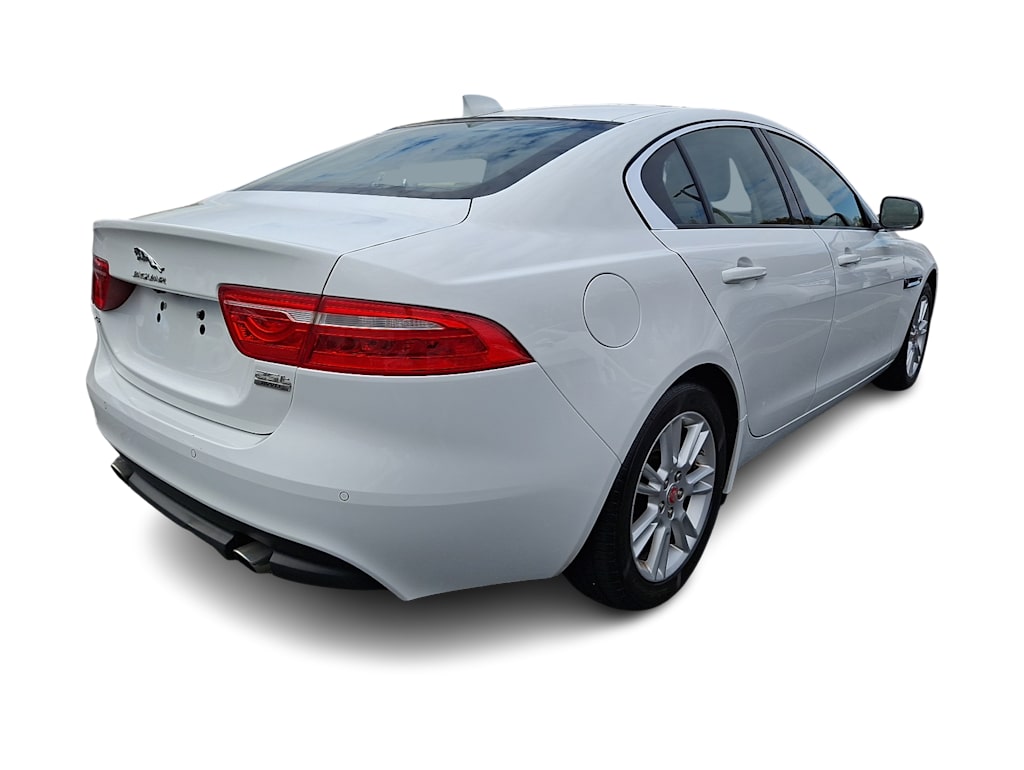 Thumbnail: 2018 Jaguar XE - 16