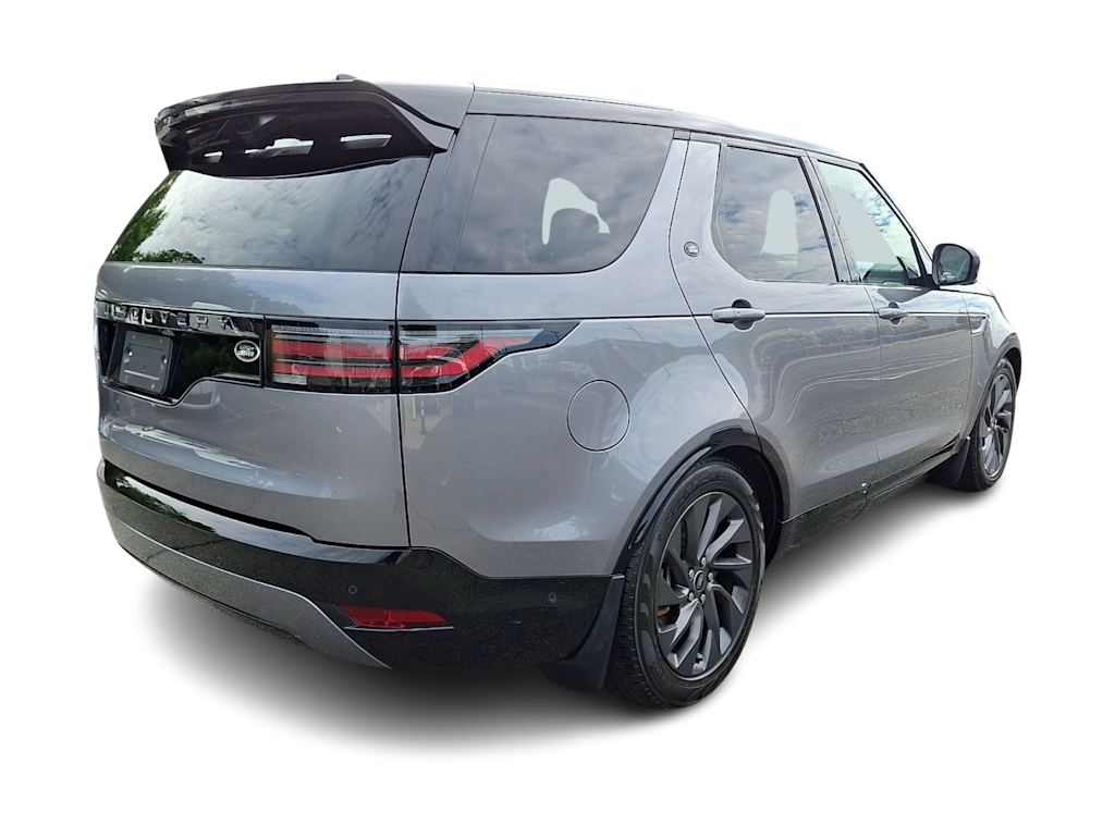 Thumbnail: 2023 Land Rover Discovery - 15