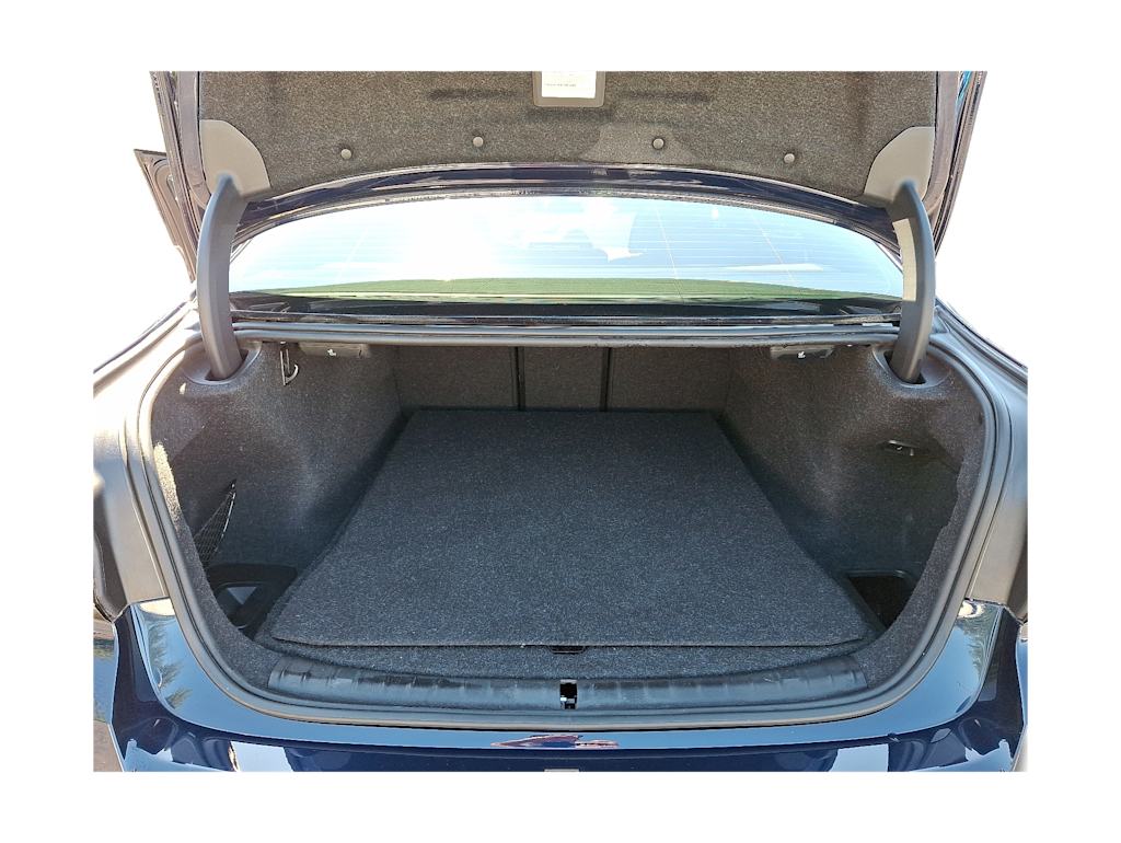 Thumbnail: 2023 BMW 5 Series - 10