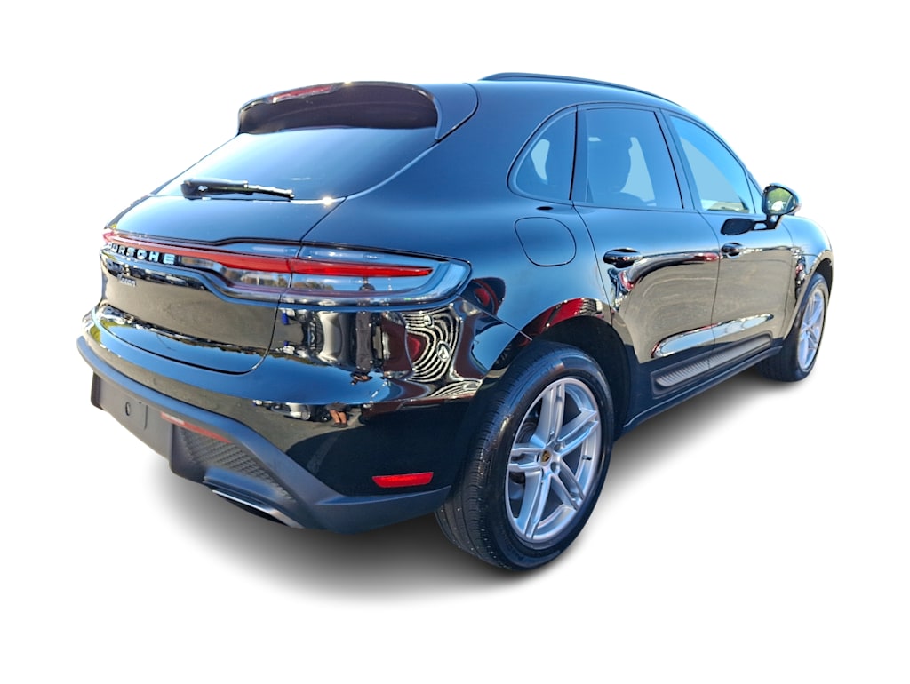 Thumbnail: 2022 Porsche Macan - 14