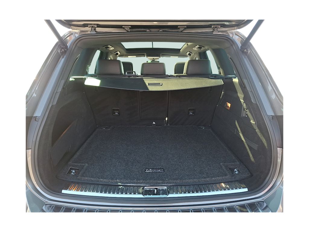 Thumbnail: 2017 Volkswagen Touareg - 12