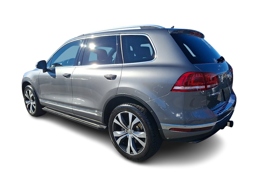 Thumbnail: 2017 Volkswagen Touareg - 2