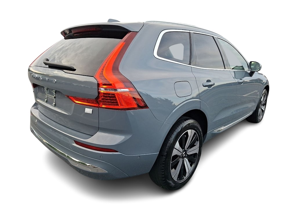 Thumbnail: 2023 Volvo XC60 - 13