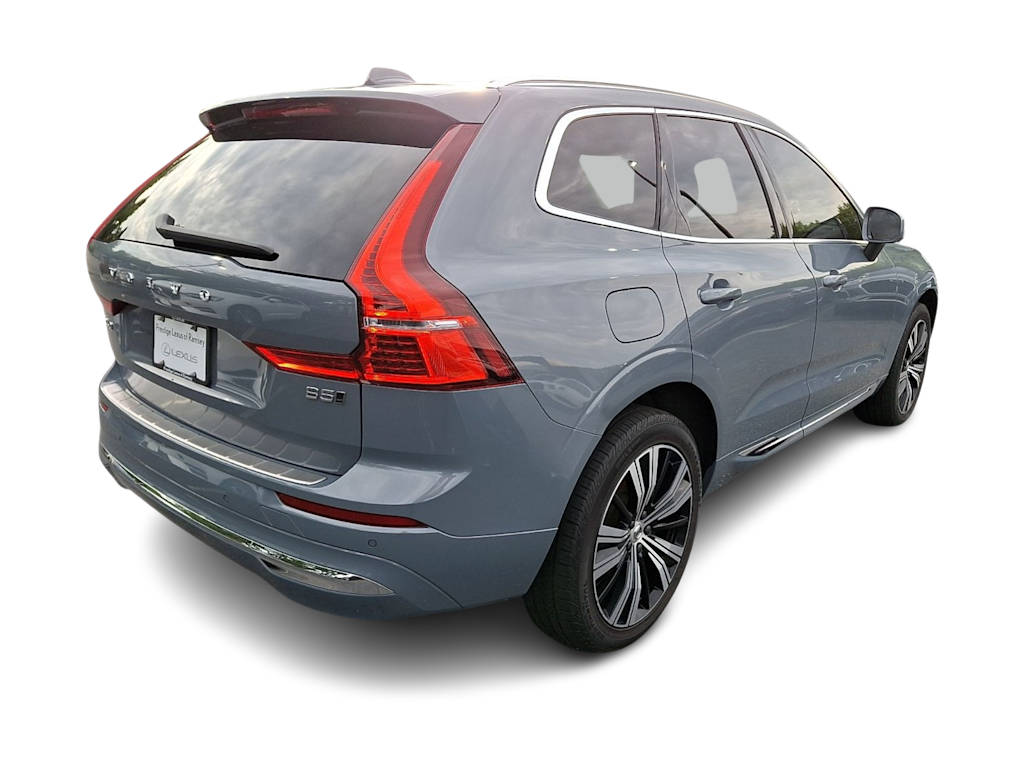 Thumbnail: 2022 Volvo XC60 - 15