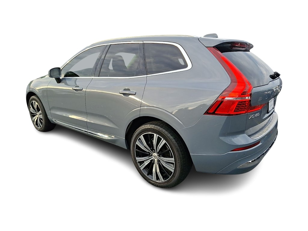 Thumbnail: 2022 Volvo XC60 - 3