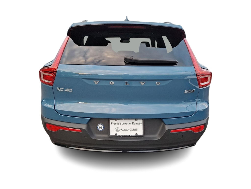 Thumbnail: 2024 Volvo XC40 - 4