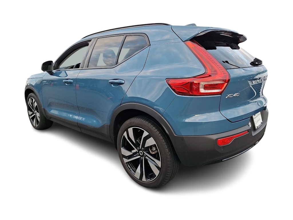 Thumbnail: 2024 Volvo XC40 - 3