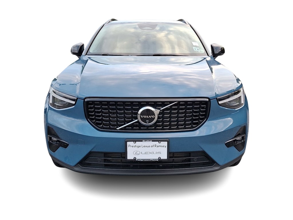 Thumbnail: 2024 Volvo XC40 - 5