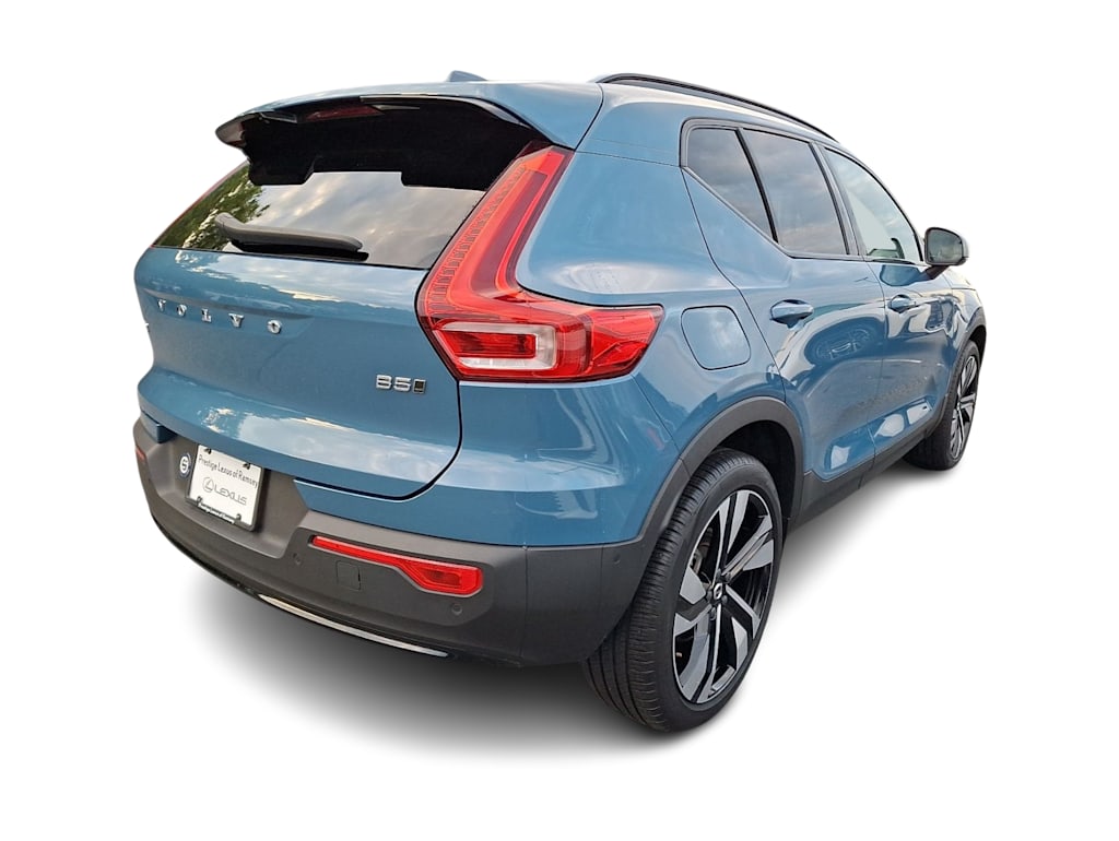 Thumbnail: 2024 Volvo XC40 - 16