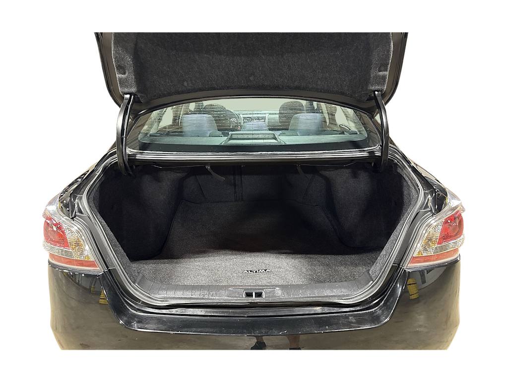 Thumbnail: 2015 Nissan Altima - 15