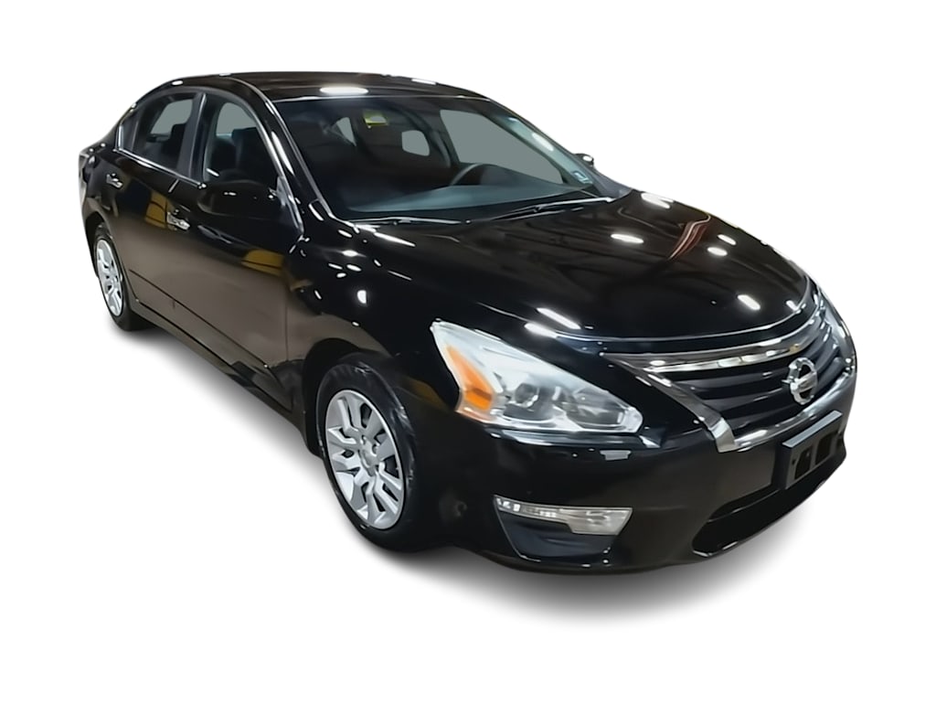 Thumbnail: 2015 Nissan Altima - 18