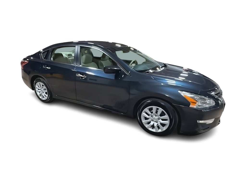 Thumbnail: 2013 Nissan Altima - 17