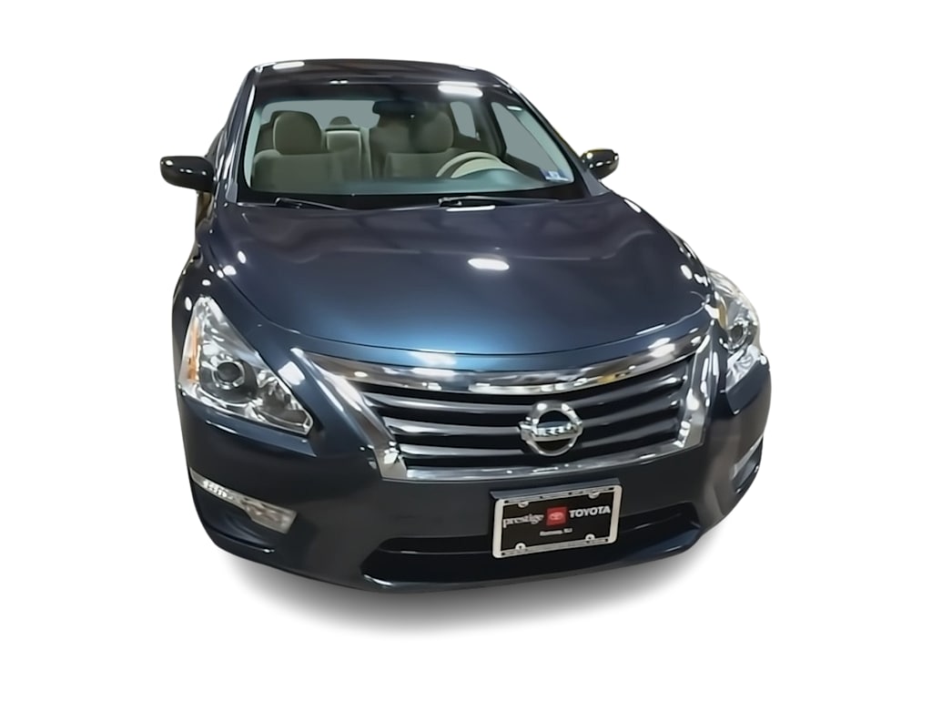 Thumbnail: 2013 Nissan Altima - 18