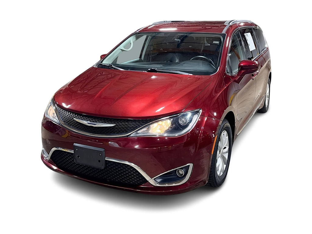 Thumbnail: 2017 Chrysler Pacifica - 6