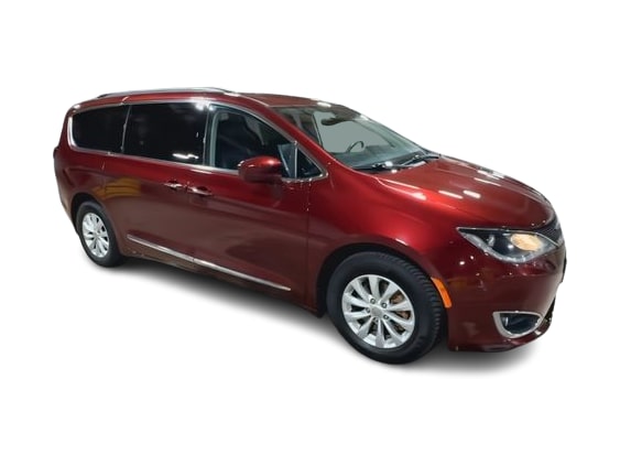 Thumbnail: 2017 Chrysler Pacifica - 18