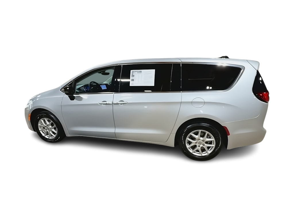 Thumbnail: 2024 Chrysler Pacifica - 19