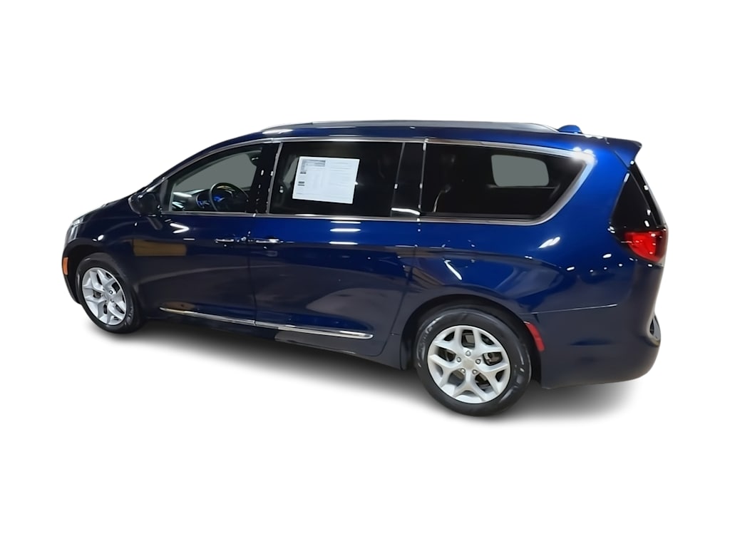 Thumbnail: 2017 Chrysler Pacifica - 20