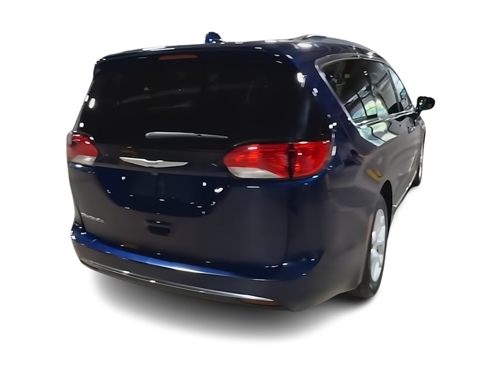 Thumbnail: 2017 Chrysler Pacifica - 21