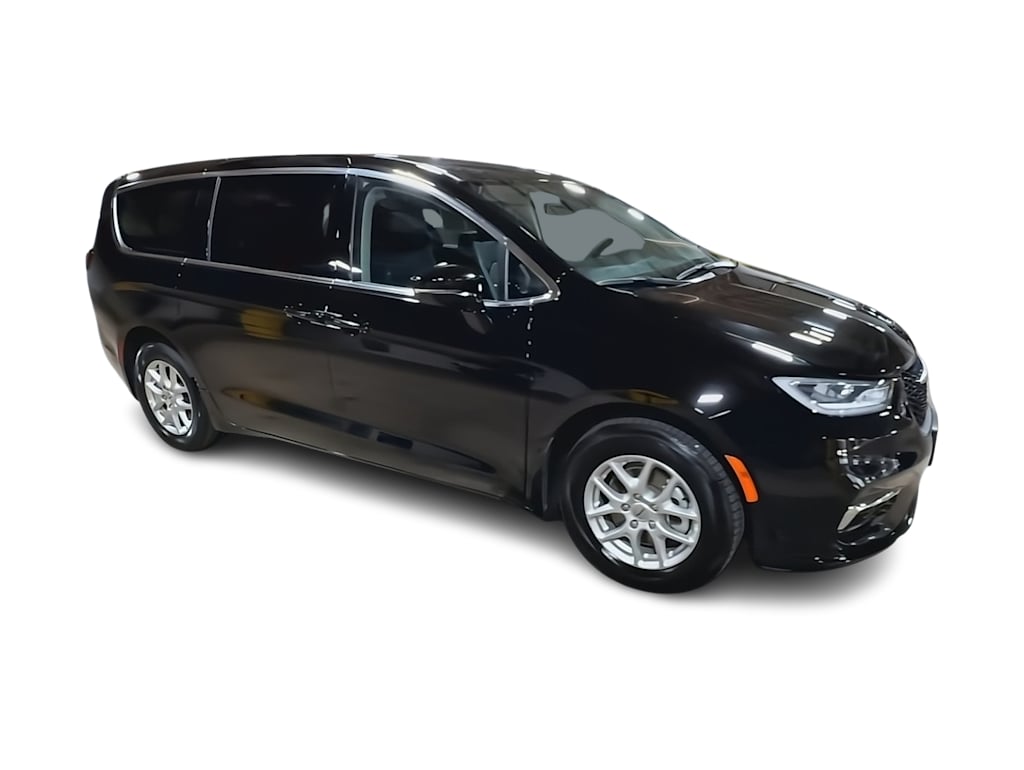 Thumbnail: 2024 Chrysler Pacifica - 17