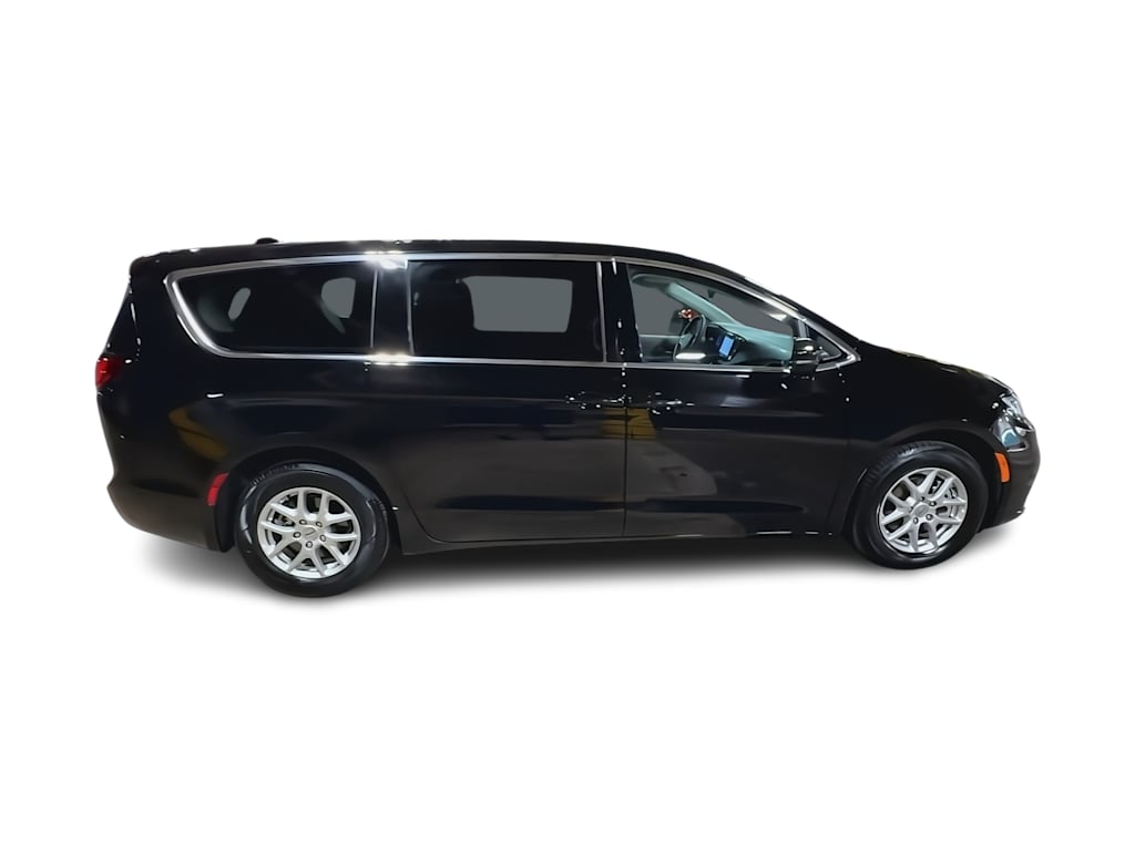 Thumbnail: 2024 Chrysler Pacifica - 22